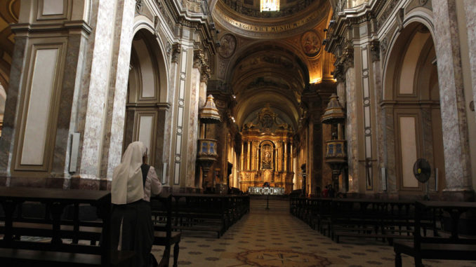 monja-iglesia