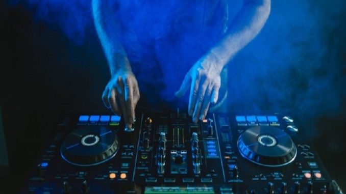 DJ