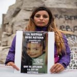 ¿Quién protege las infancias? Manifestación con globos blancos en Luro y Mitre