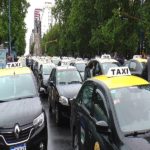 “Montenegro quiere destruir la actividad de taxistas y beneficiar a las aplicaciones”