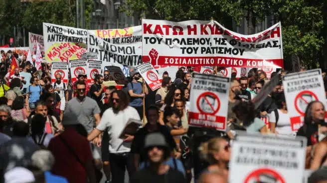 Grecia permite la semana laboral de seis días y trabajar hasta 13 horas por jornada