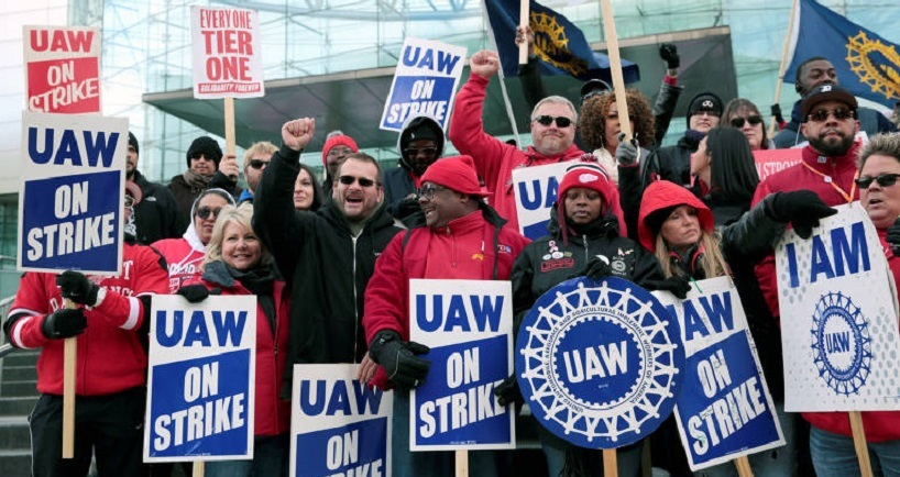 Estados Unidos: Trabajadores automotrices inician huelga por falta de acuerdo salarial